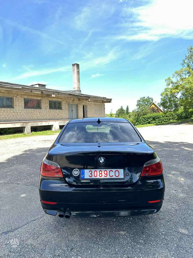 BMW 525, 2.5 l., Седан