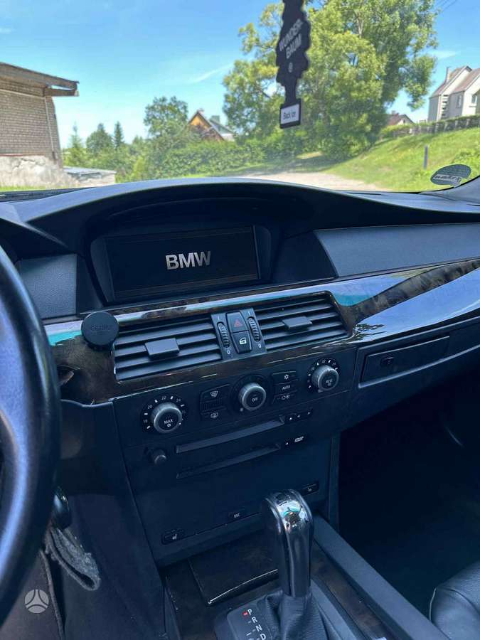 BMW 525, 2.5 l., Седан