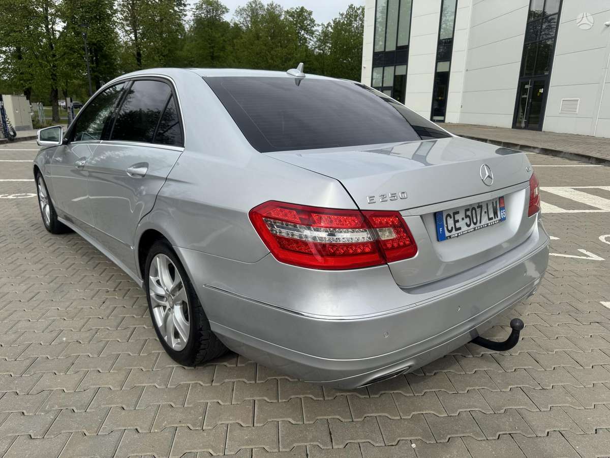 Mercedes-Benz E250, 2.2 l., Седан