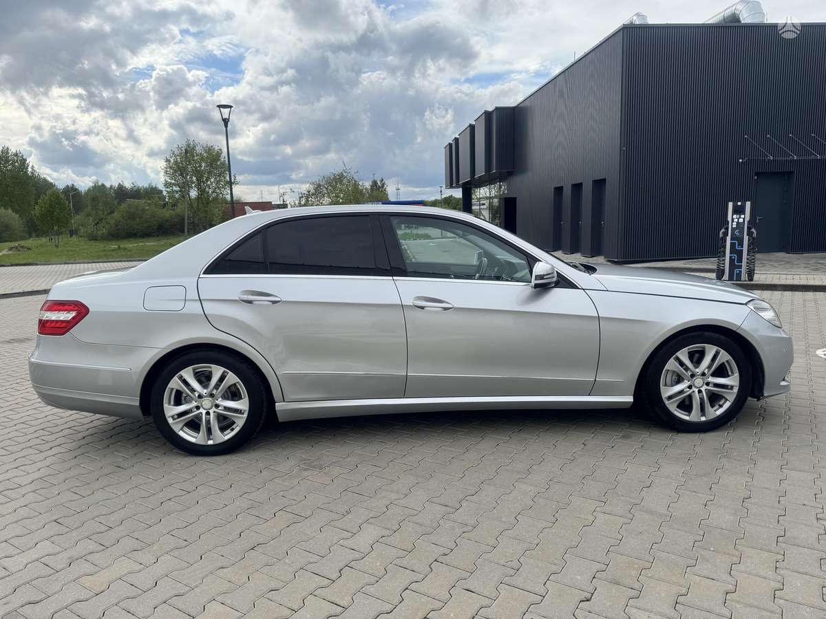 Mercedes-Benz E250, 2.2 l., Седан