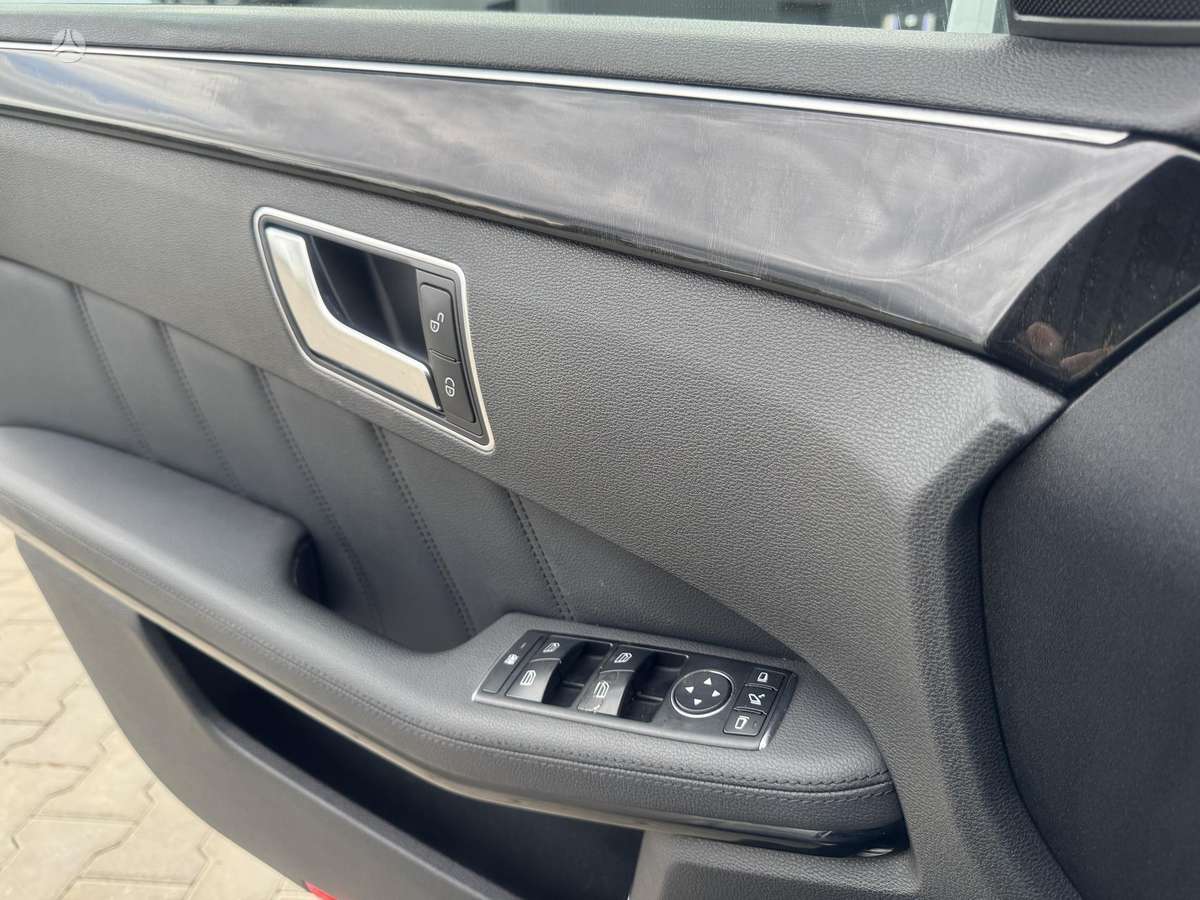 Mercedes-Benz E250, 2.2 l., Седан