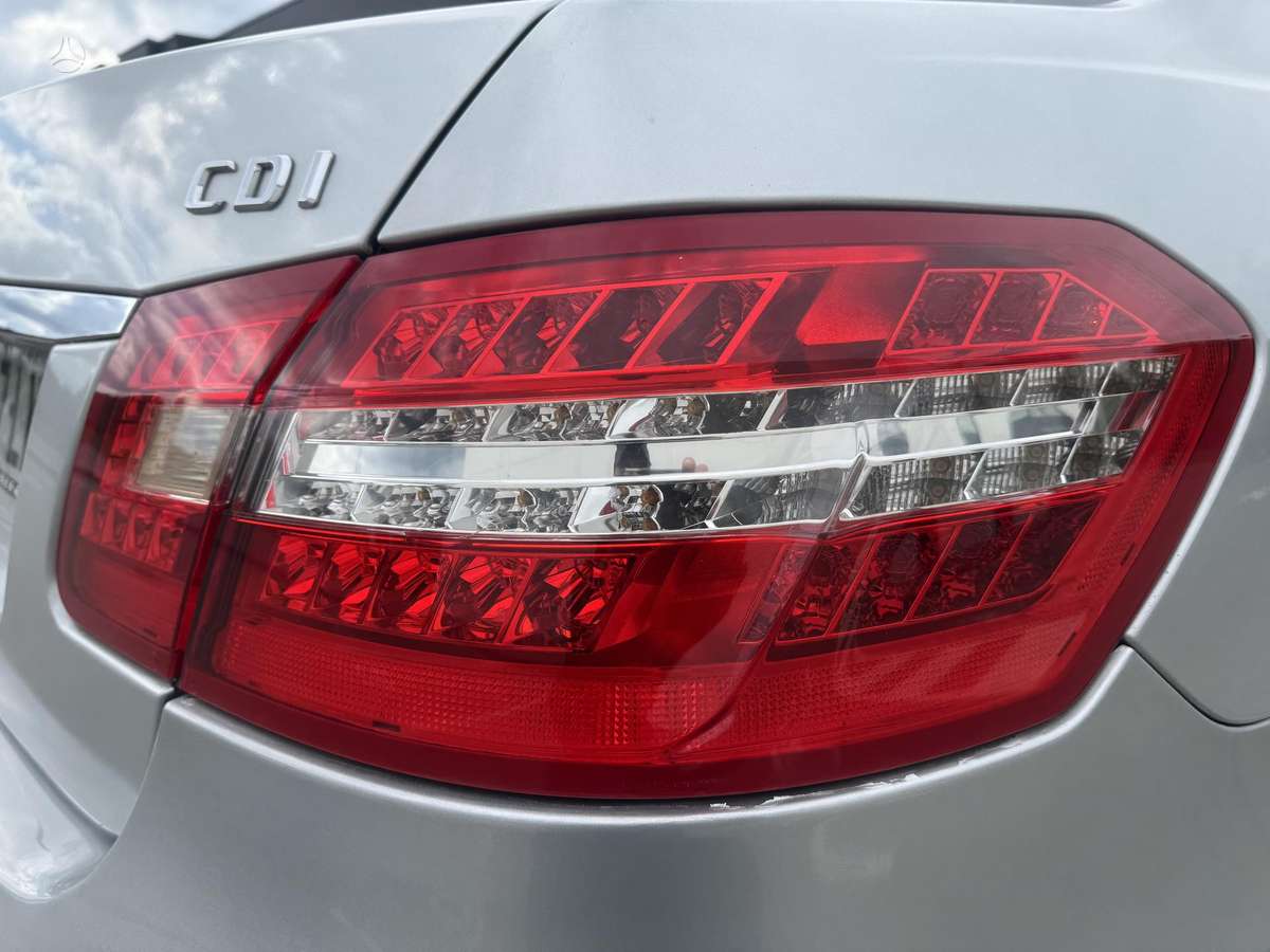 Mercedes-Benz E250, 2.2 l., Седан