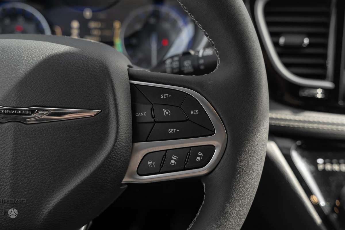 Chrysler Pacifica, 3.6 l., Минивэн