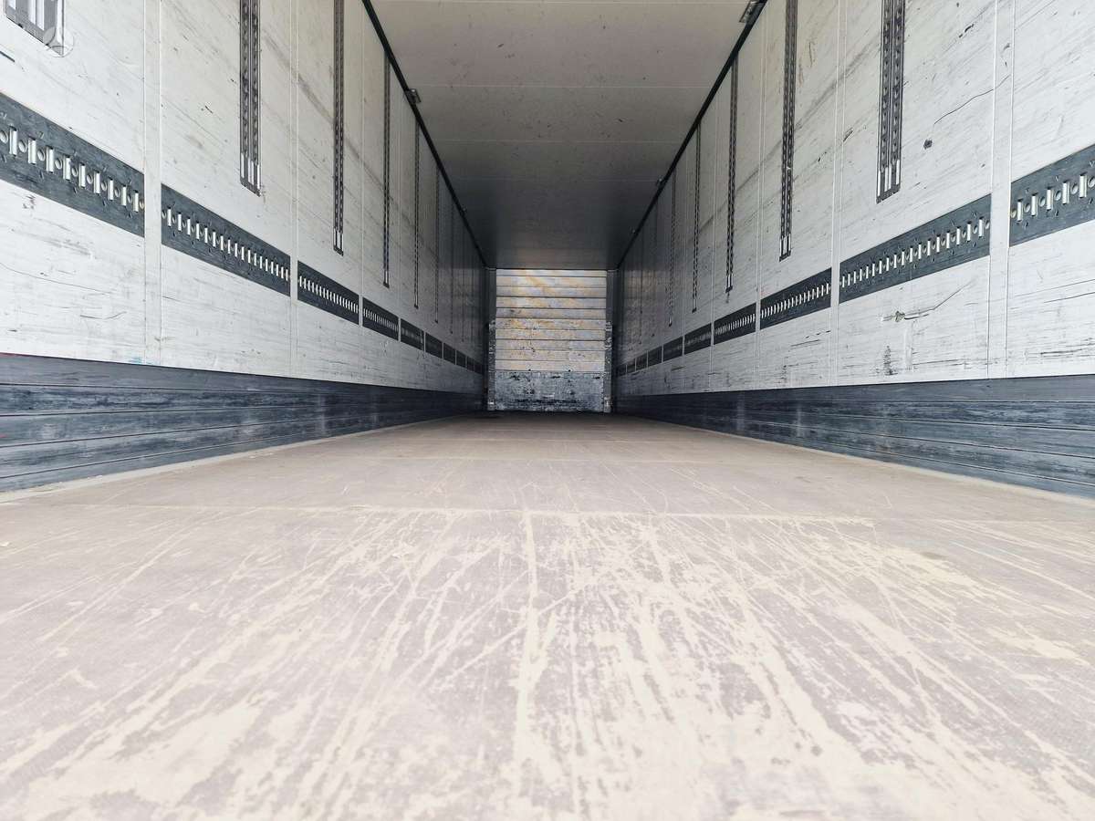 Schmitz SKO, box / van type