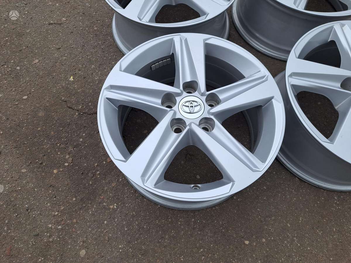 Toyota Corolla 2024', light alloy, R16