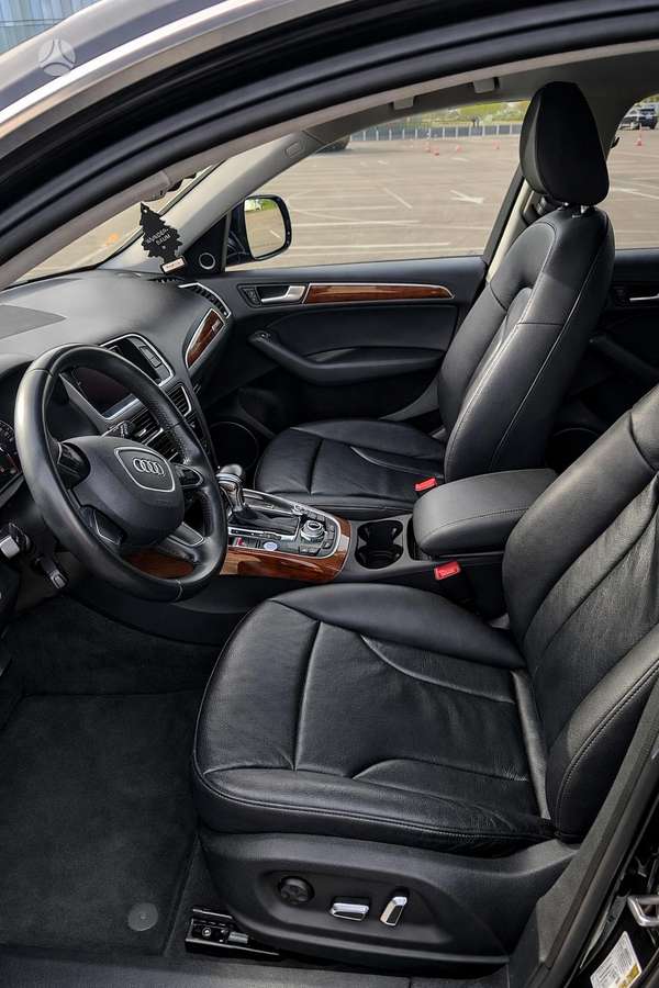 Audi Q5, 2.0 l., Внедорожник / Кроссовер