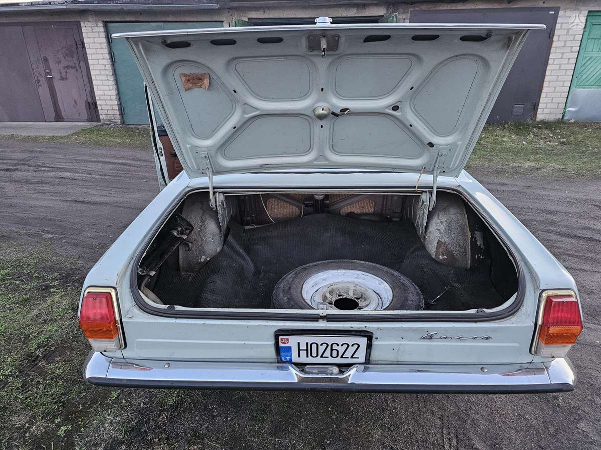 GAZ 24, 2.5 l., Седан