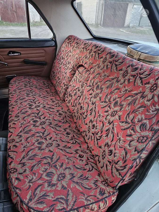 GAZ 24, 2.5 l., Седан
