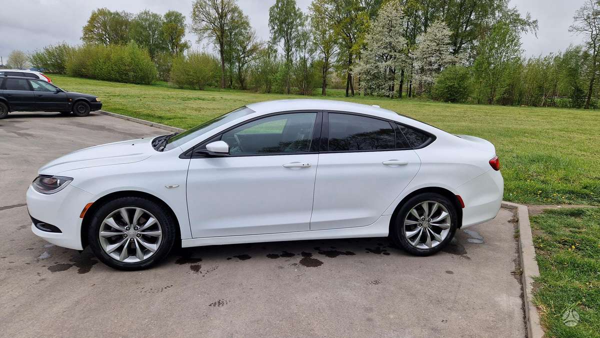 Chrysler 200, 2.4 l., Седан