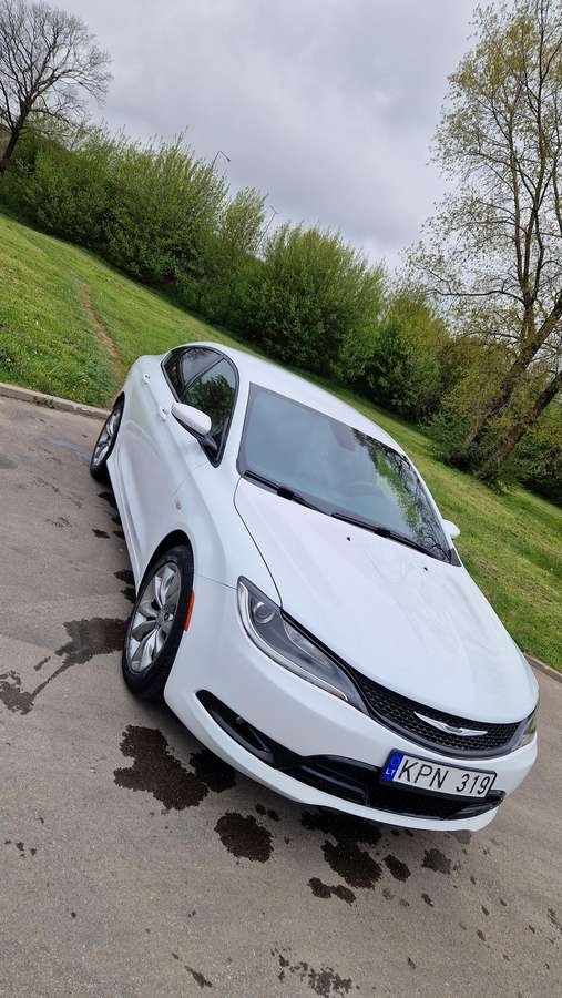 Chrysler 200, 2.4 l., Седан