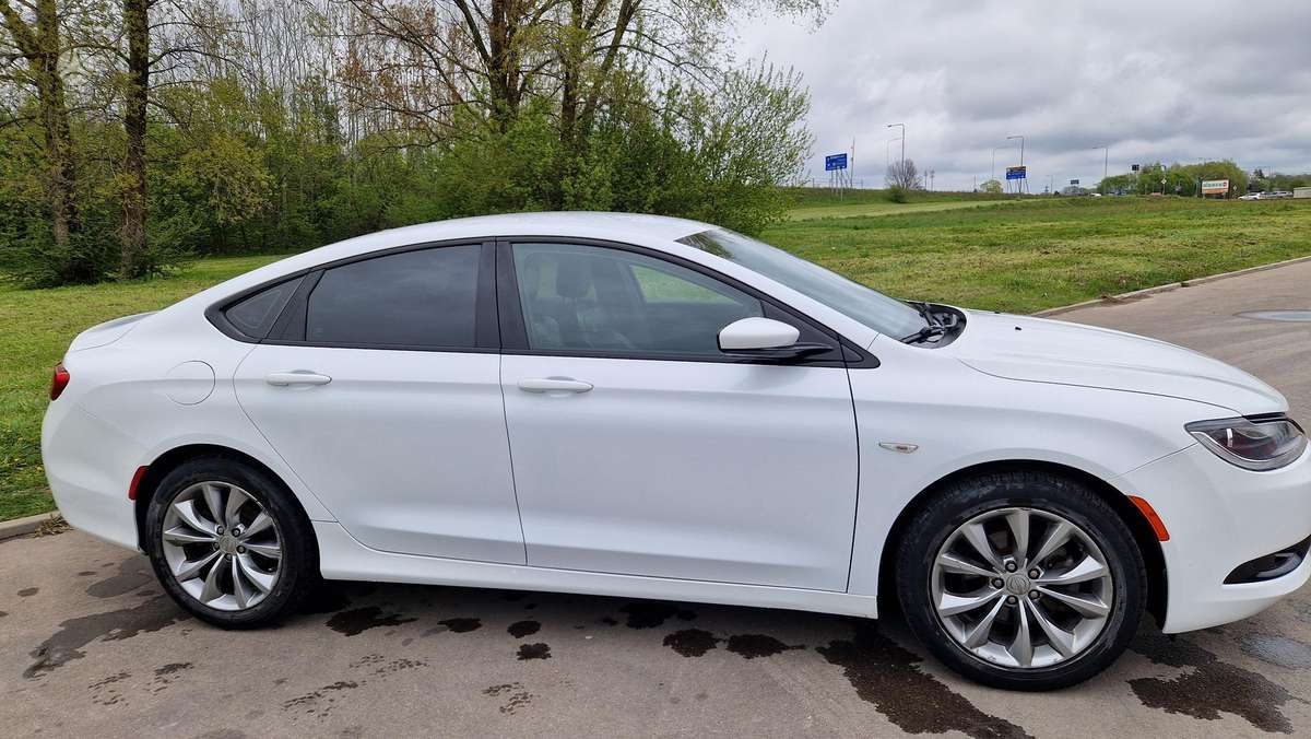 Chrysler 200, 2.4 l., Седан