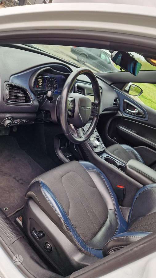 Chrysler 200, 2.4 l., Седан