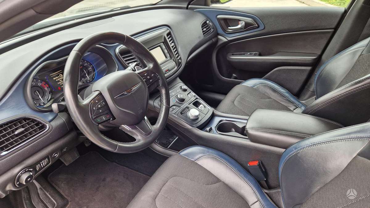 Chrysler 200, 2.4 l., Седан