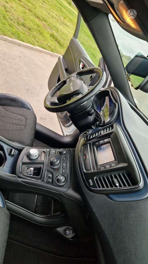 Chrysler 200, 2.4 l., Седан