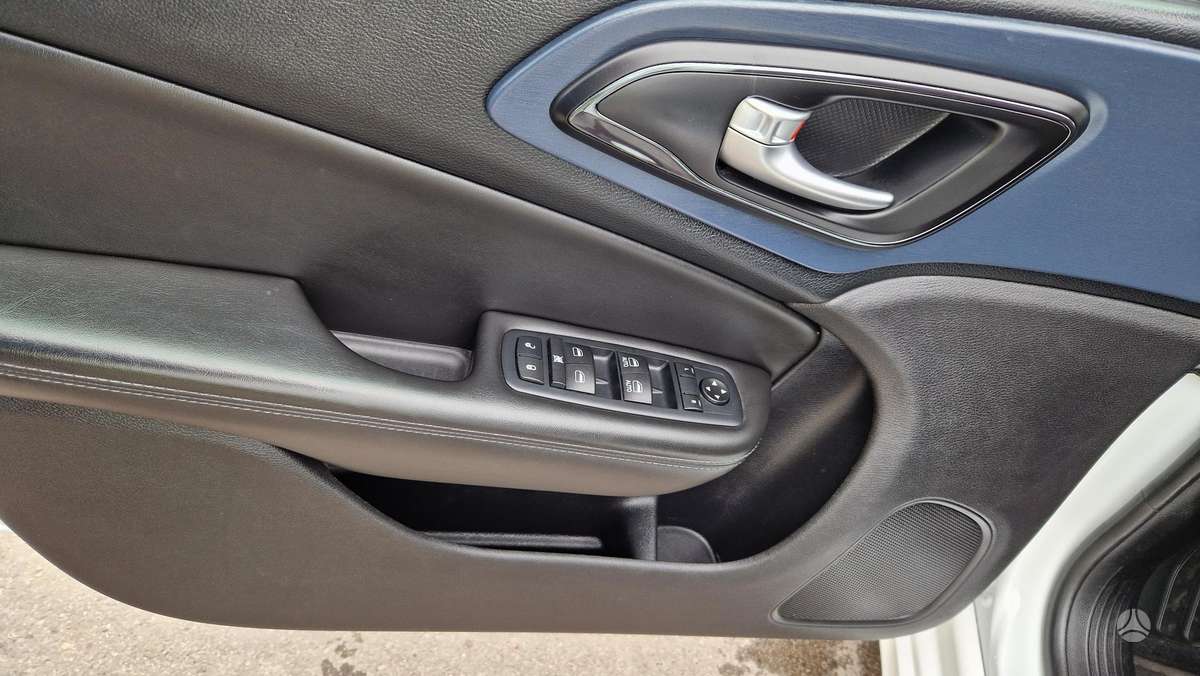 Chrysler 200, 2.4 l., Седан