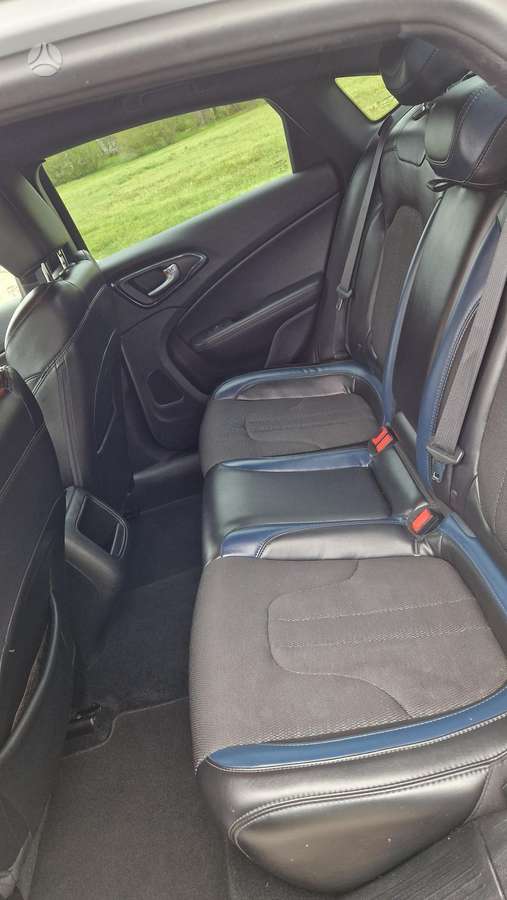 Chrysler 200, 2.4 l., Седан