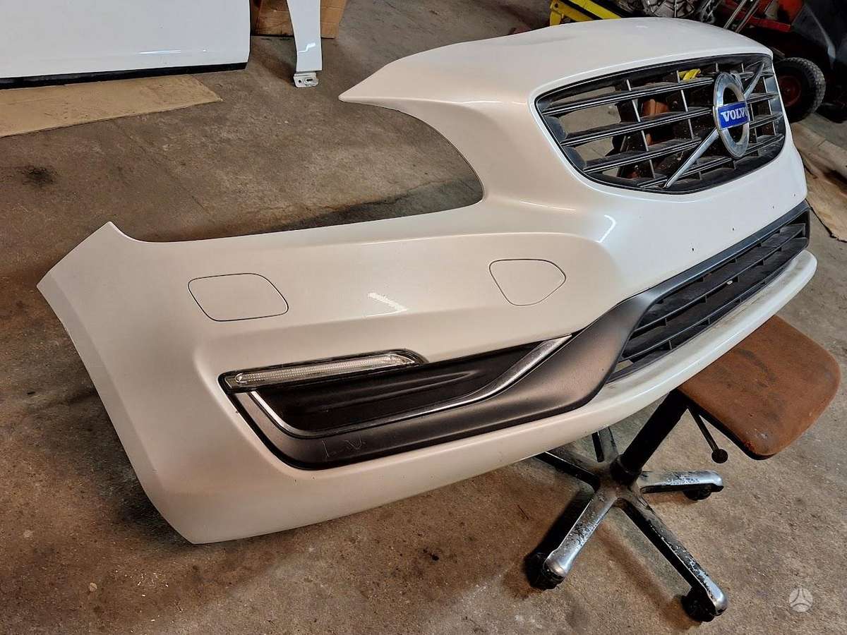 Volvo V60 kėbulo dalys
