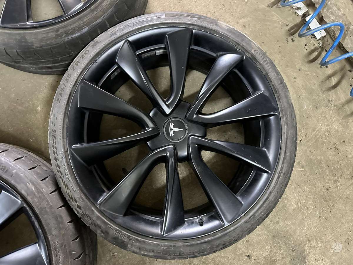 TESLA, vieglmetāla, R20