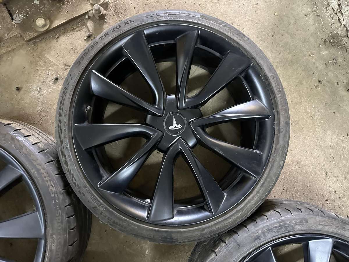 TESLA, vieglmetāla, R20