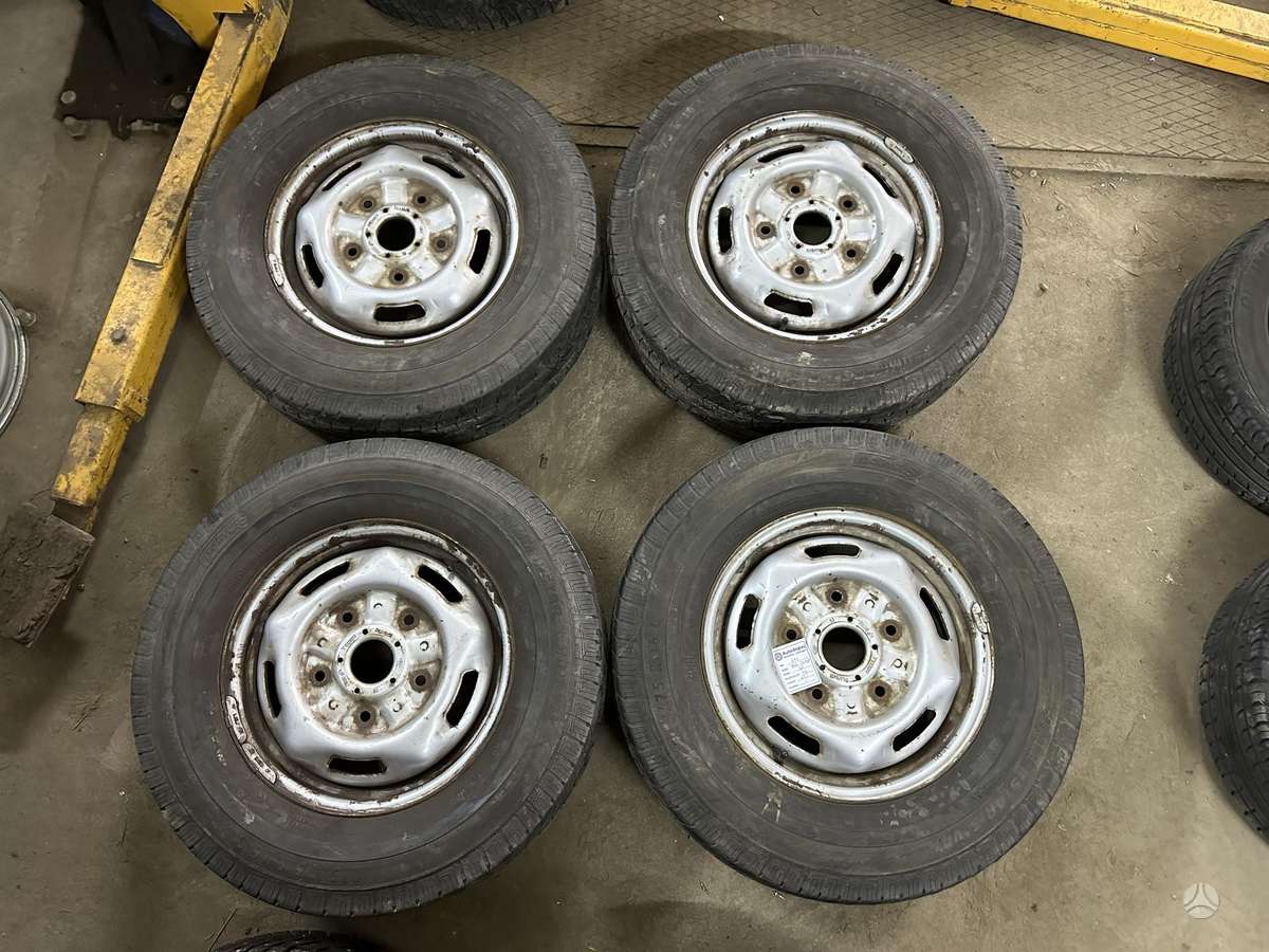 Ford, plieniniai štampuoti, R16