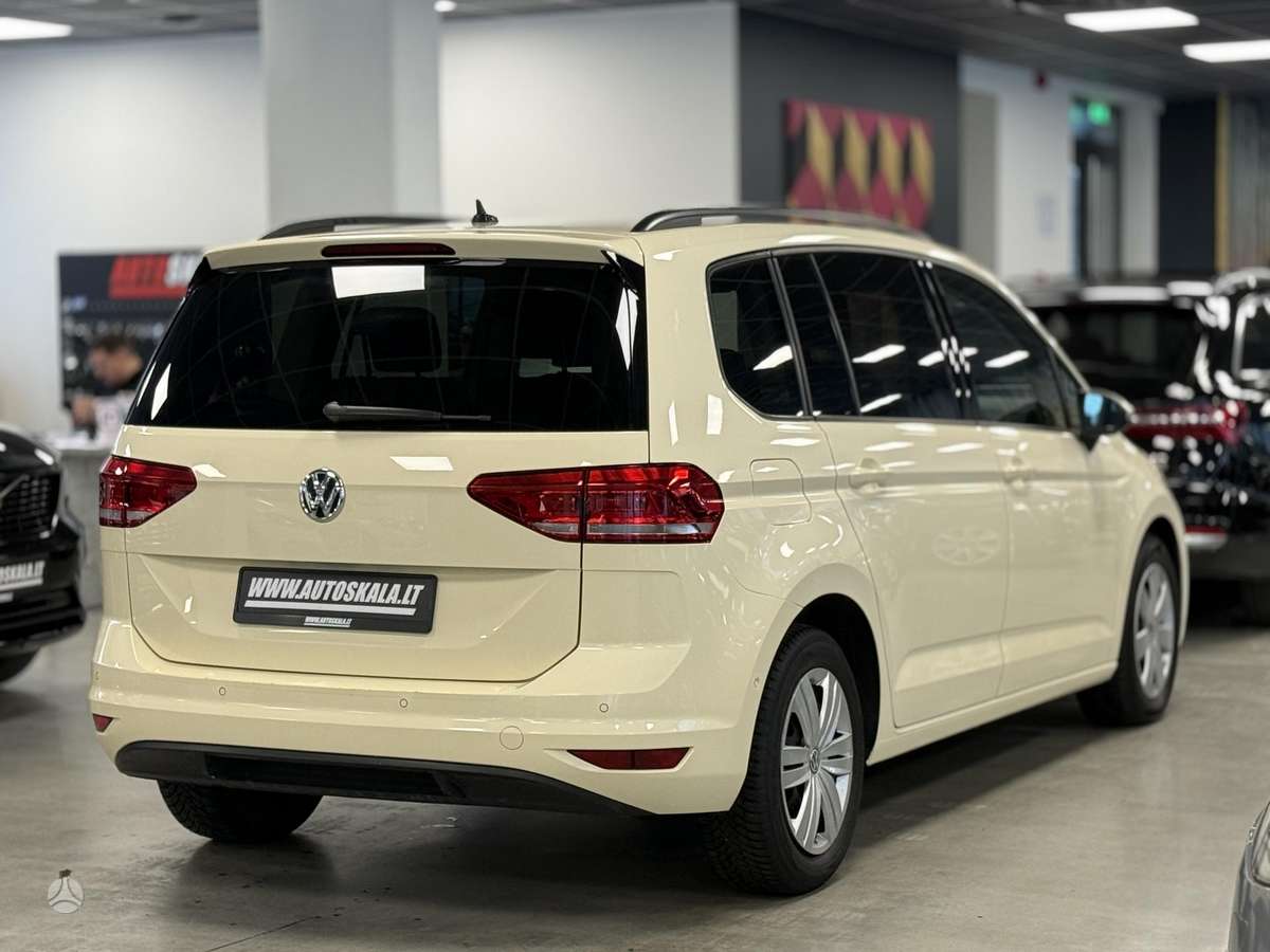Volkswagen Touran - 4
