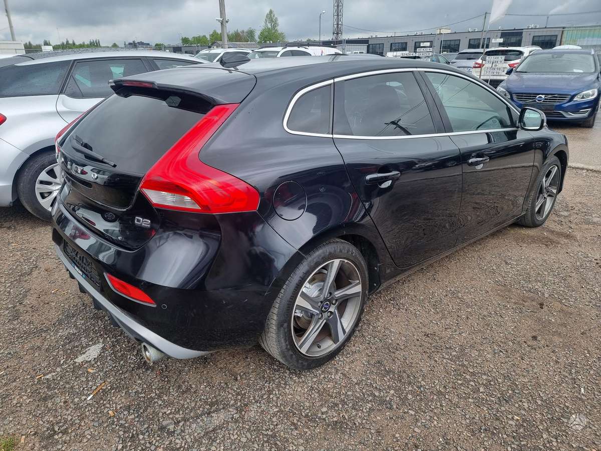 Volvo V40, 1.6 l., hatchback
