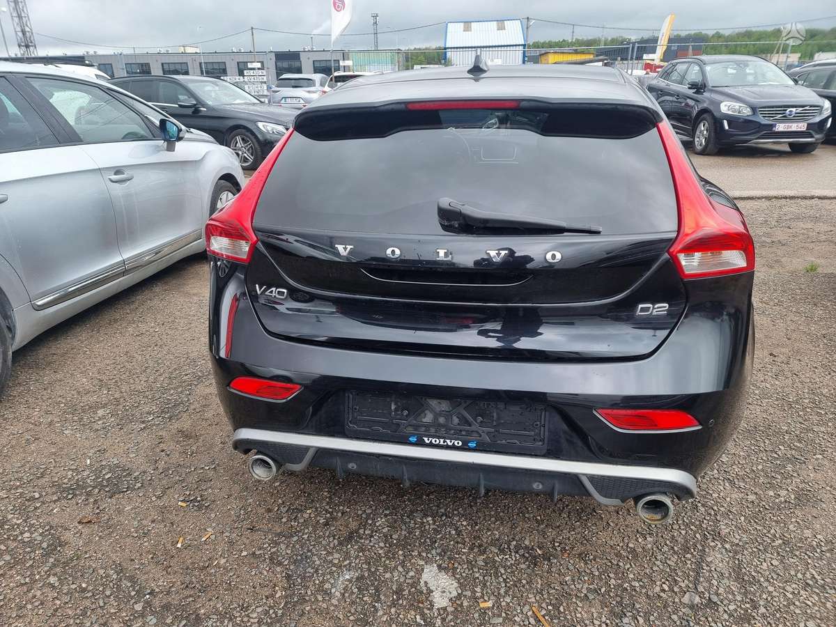 Volvo V40, 1.6 l., hatchback