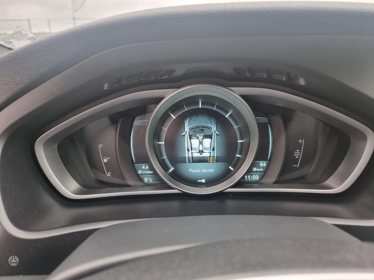Volvo V40, 1.6 l., hatchback