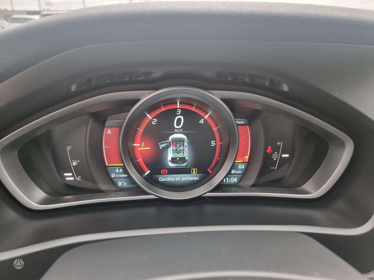Volvo V40, 1.6 l., hatchback