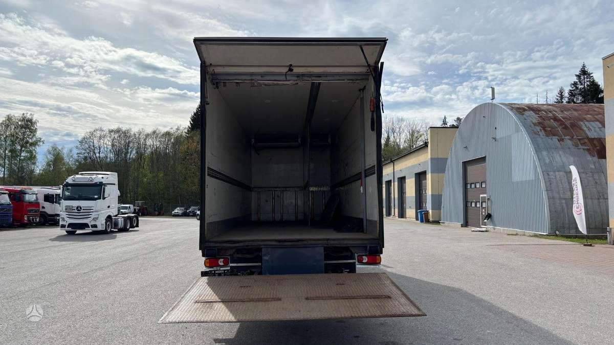 Volvo FL240, refrižerātori