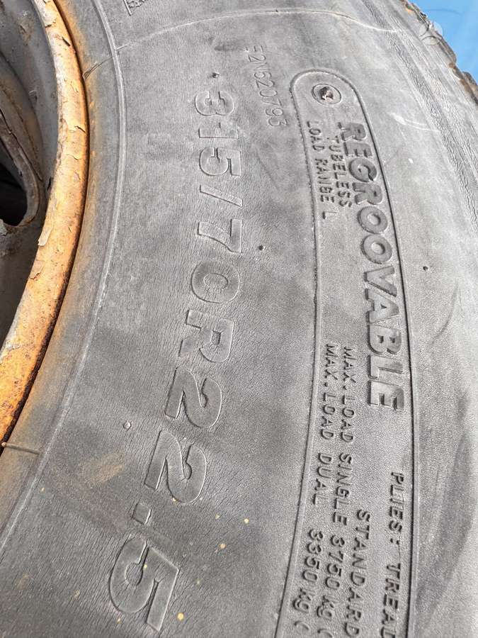 Bridgestone, universalios 315/70 R22,5