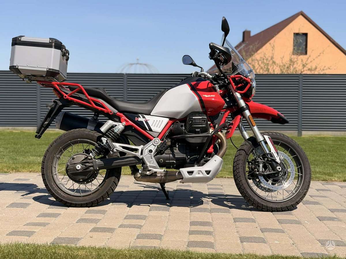 Moto Guzzi V85 TT  853cc, enduro / adventure