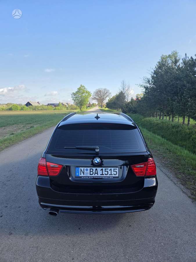 BMW 320, Универсал