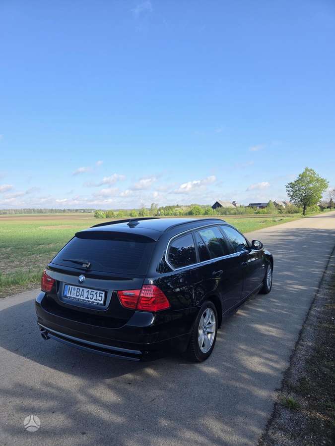 BMW 320, Универсал