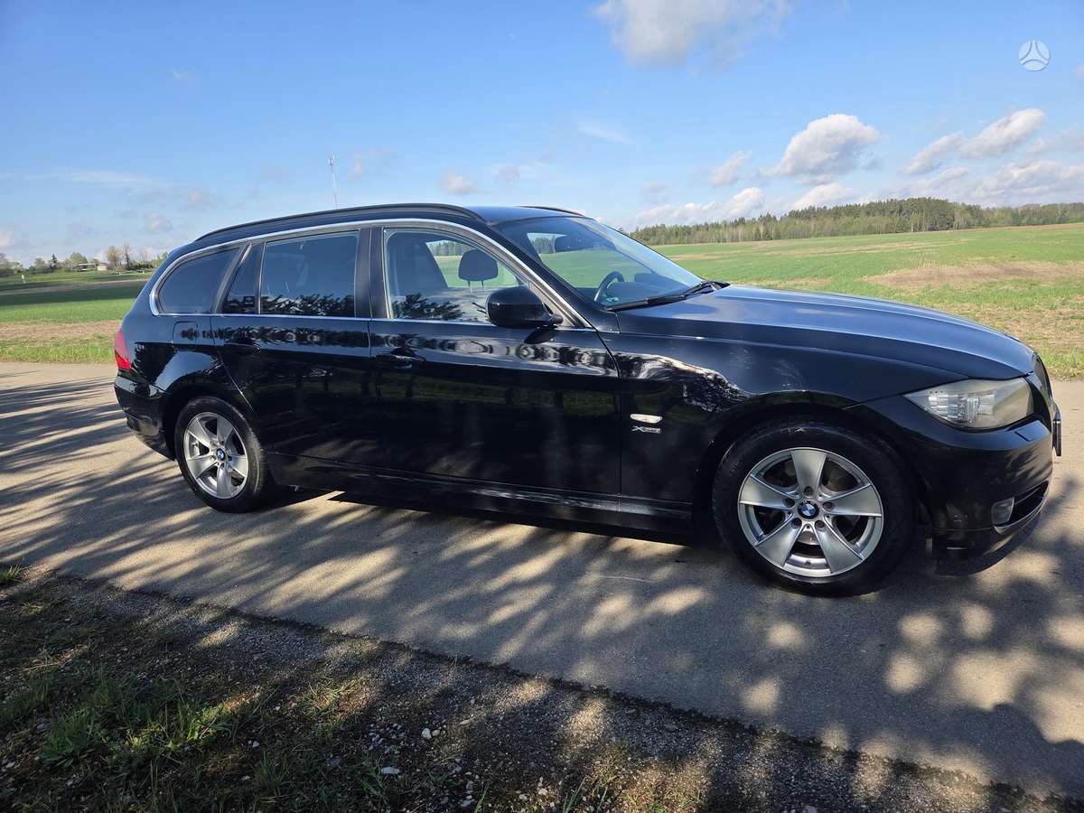 BMW 320, Универсал