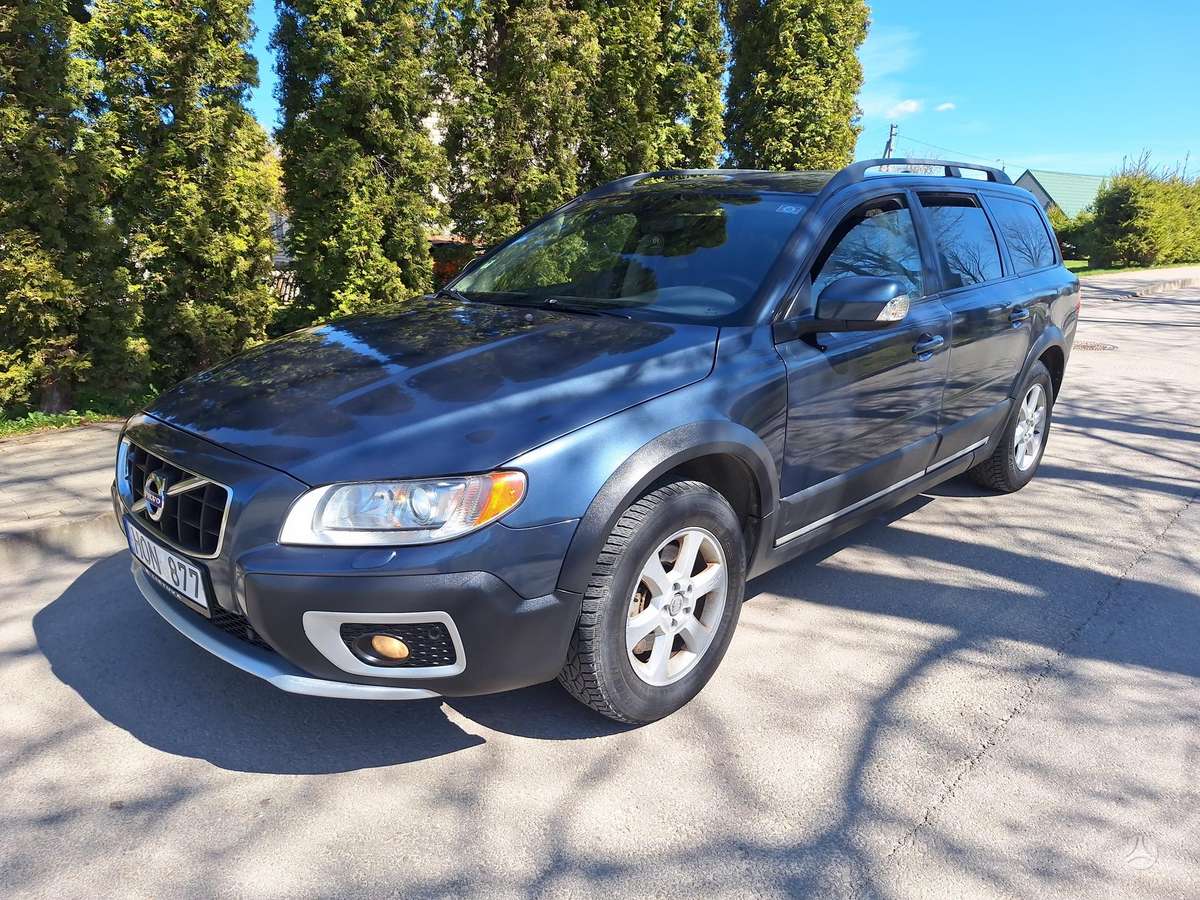 Volvo XC70, 2.4 l., wagon