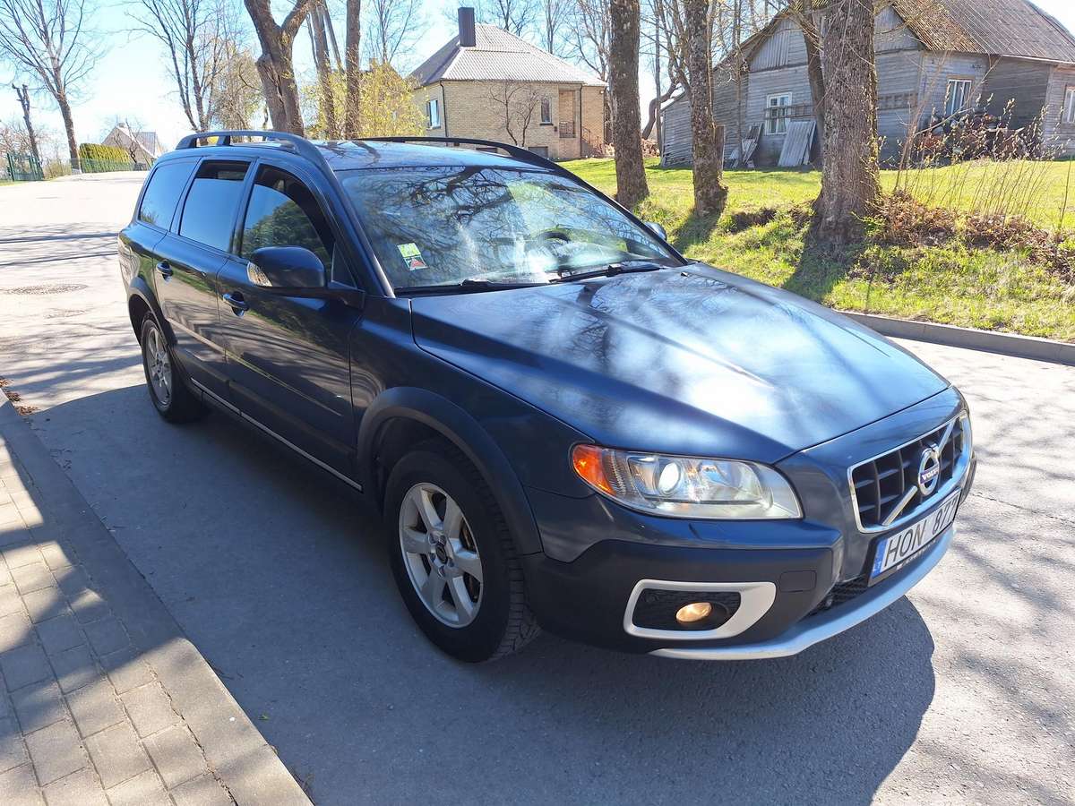 Volvo XC70, 2.4 l., wagon