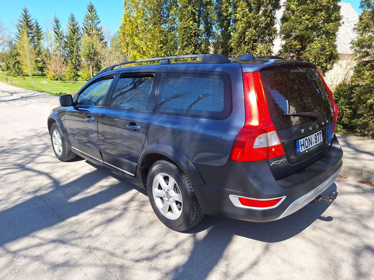 Volvo XC70, 2.4 l., wagon