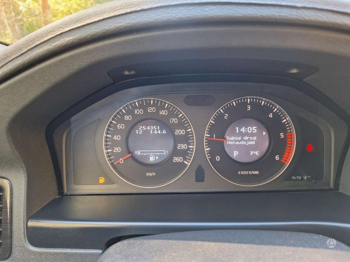 Volvo XC70, 2.4 l., wagon