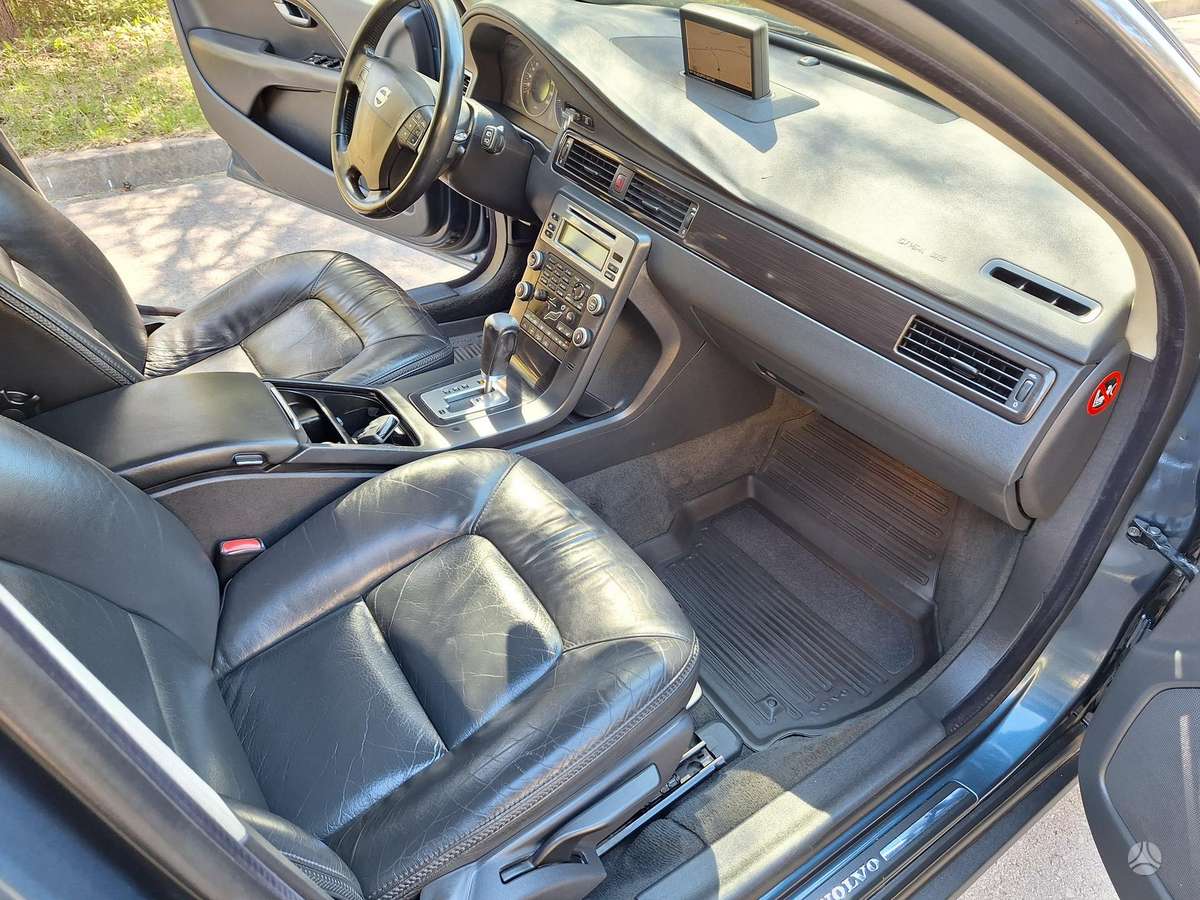 Volvo XC70, 2.4 l., wagon