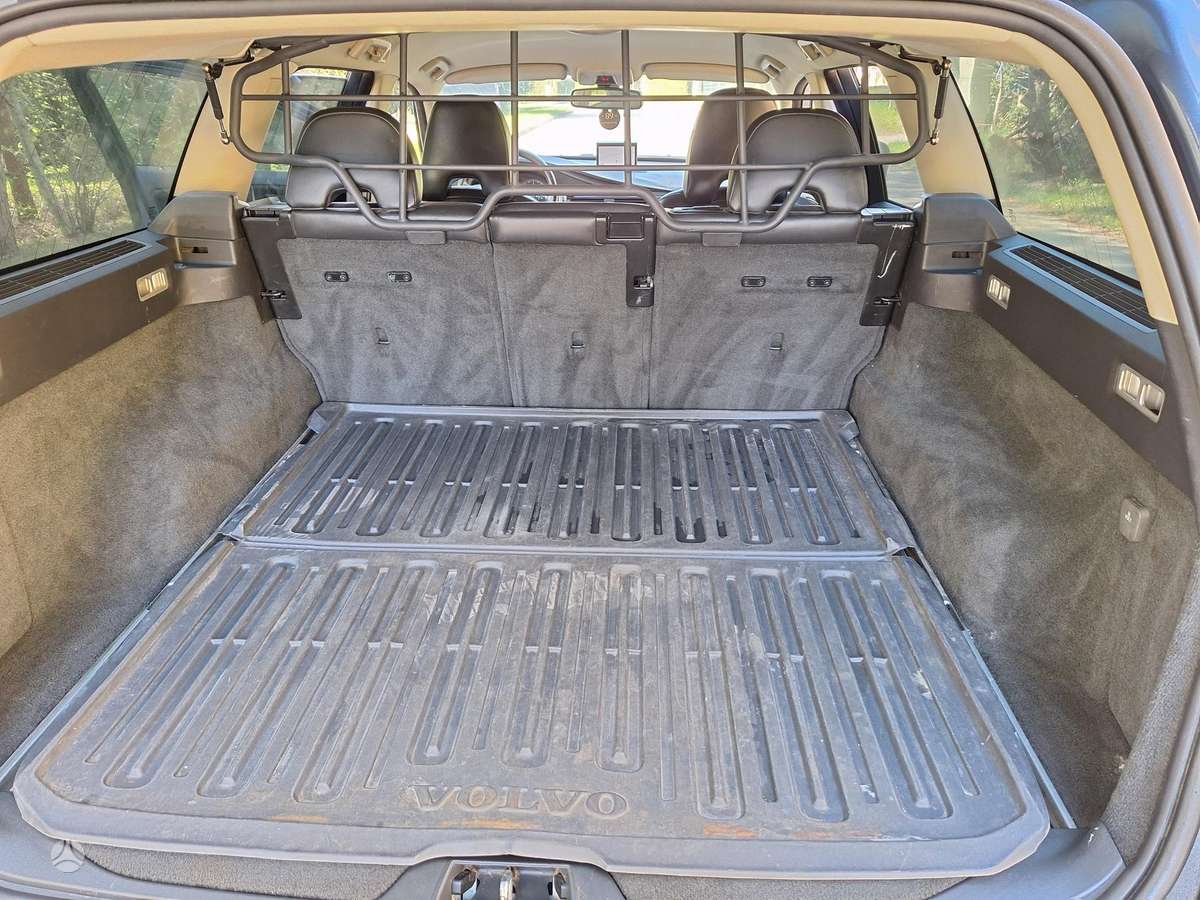 Volvo XC70, 2.4 l., wagon