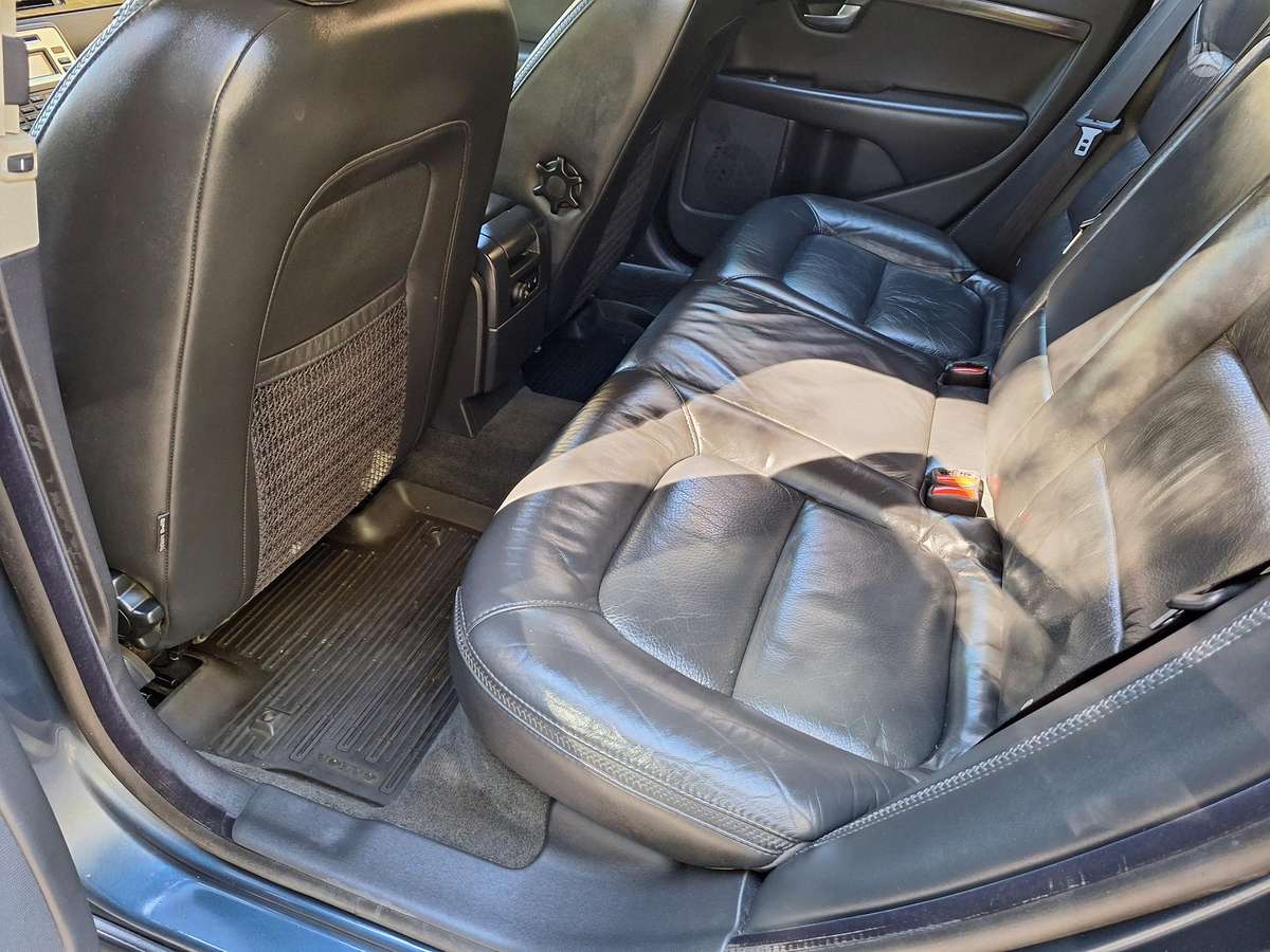 Volvo XC70, 2.4 l., wagon