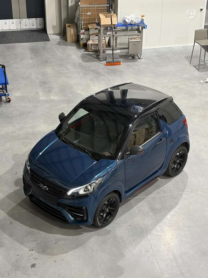 Ligier JS50, 0.5 l., hatchback