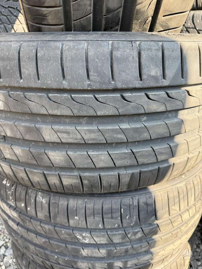 Minerva, vasaras 235/35 R19