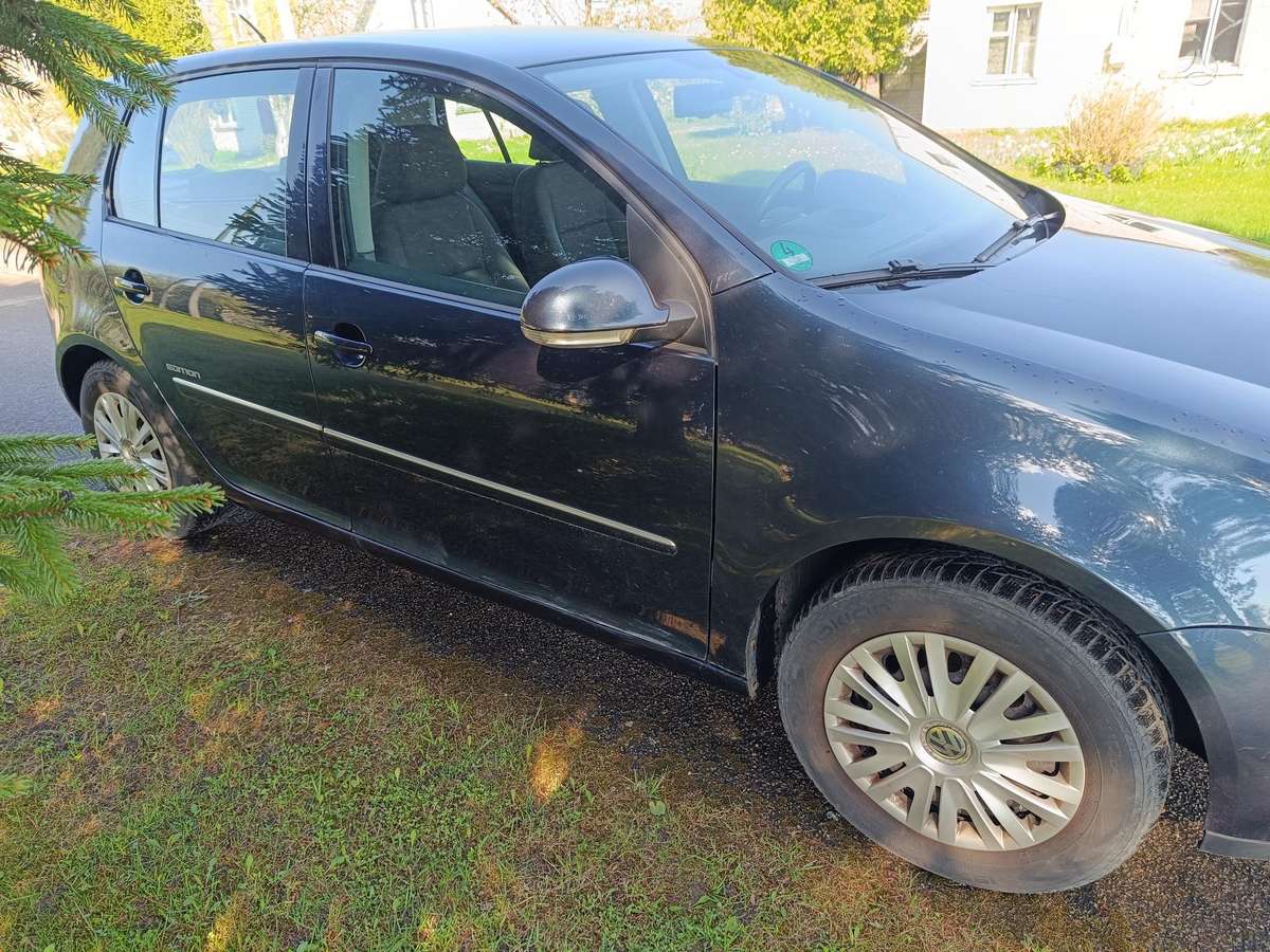 Volkswagen Golf - 2