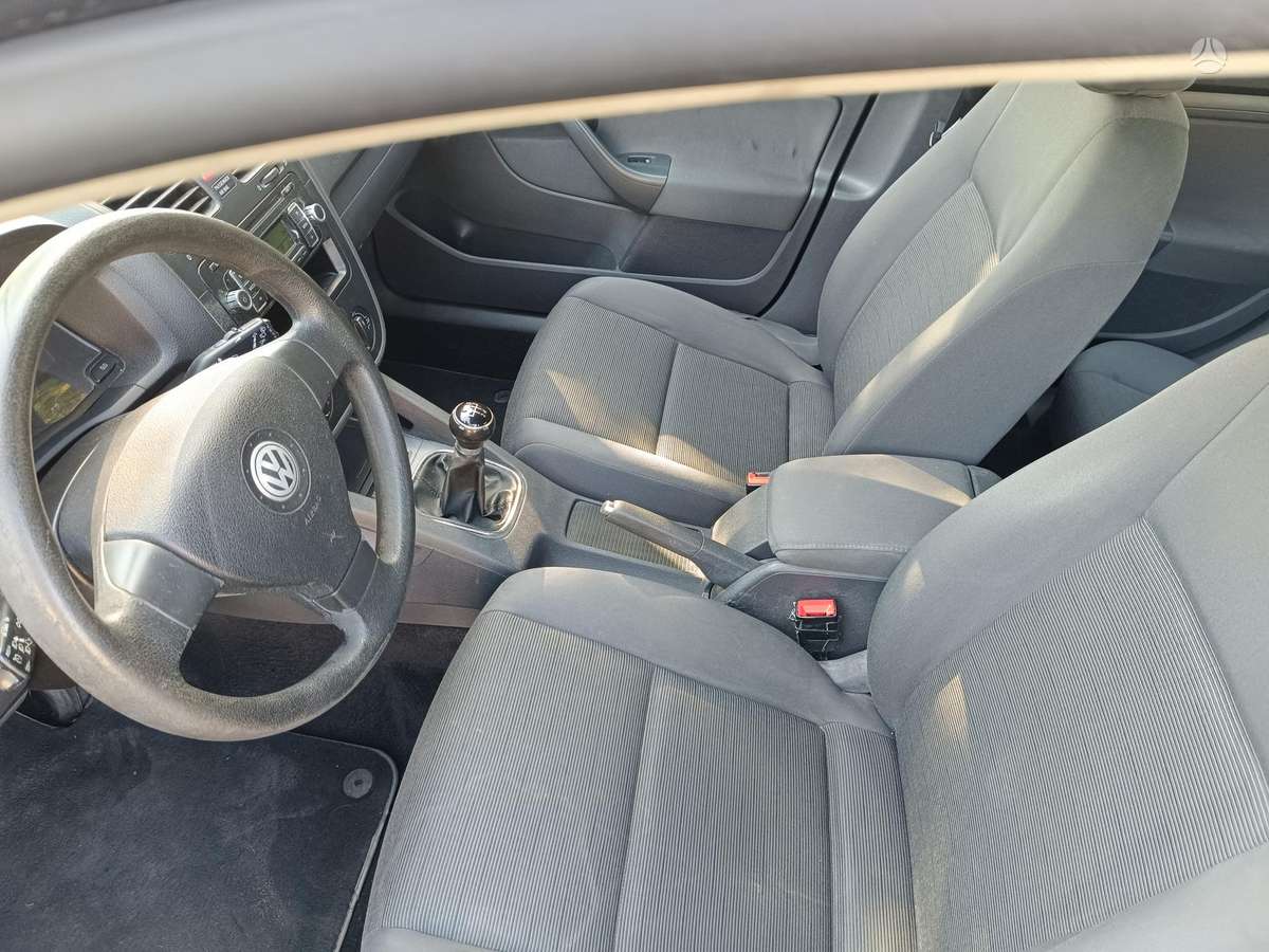 Volkswagen Golf - 5