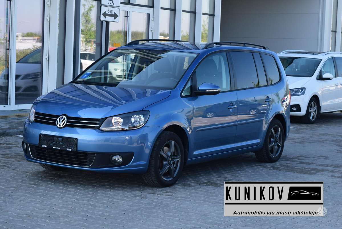 Volkswagen Touran - 1