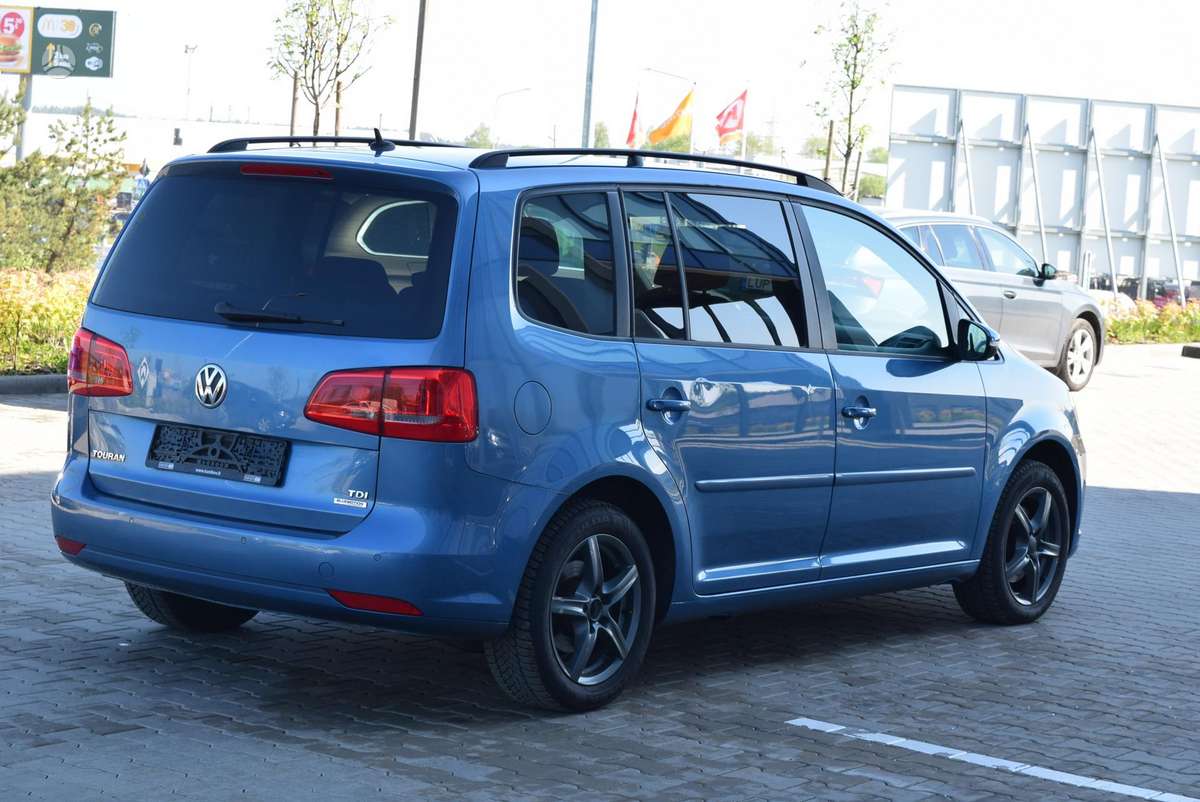 Volkswagen Touran - 4
