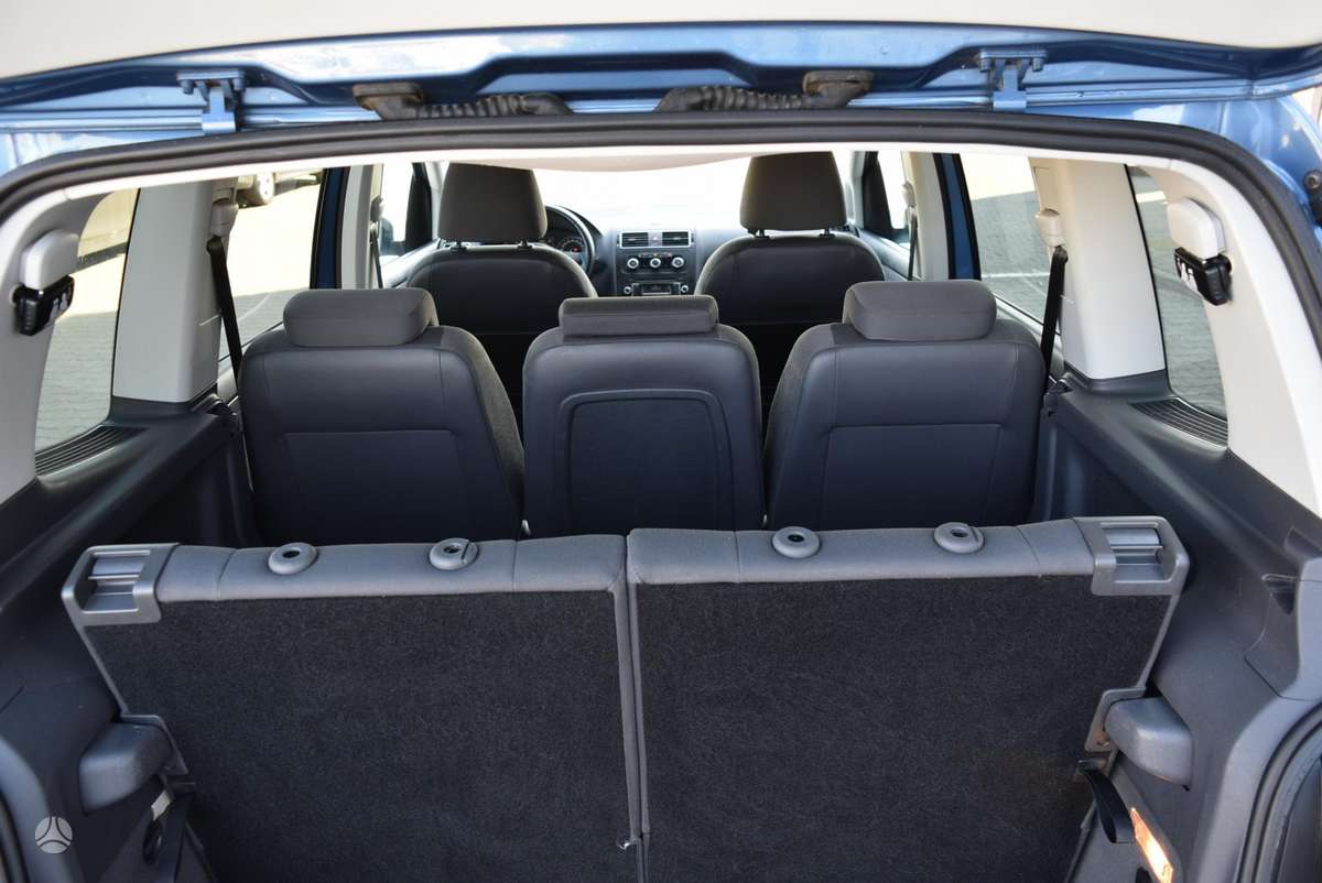 Volkswagen Touran - 8
