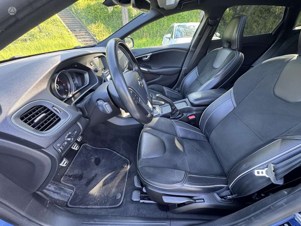 Volvo V40 - 11